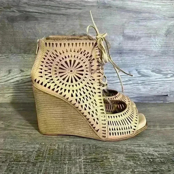 Jeffrey Campbell Rayos Perforated Cut out Wedge Heels Size 9.5 - Picture 1 of 14